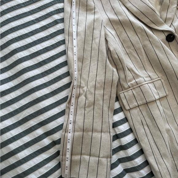 DISSH Murphy Pinstripe Blazer - Picture 10 of 10